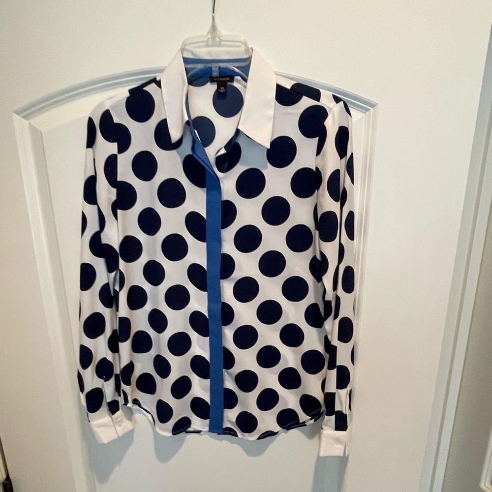 Beautiful polka dot blouse!